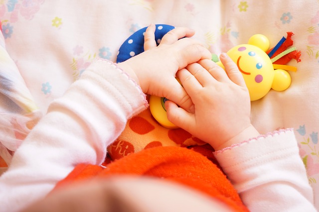 Codzienna pielęgnacja niemowląt – porady dla młodych rodziców