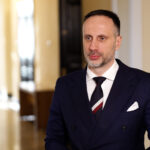 Sejm pracuje nad przepisami ograniczającymi spożycie alkoholu. Zmiany mogą wyeliminować z rynku piwa „zero” i być zagrożeniem dla małego handlu i gastronomii